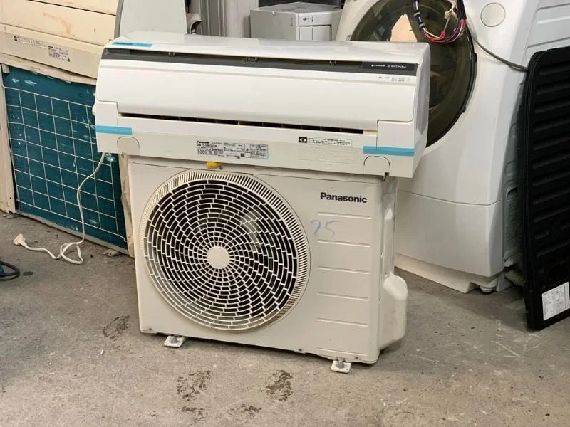 Có rất nhiều hãng điều hòa Nhật bãi tại Hà Nội được bày bán.