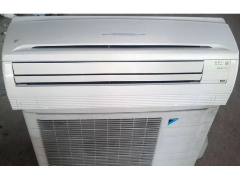 Điều hòa Nhật bãi tại Hà Nội được bày bán rất nhộn nhịp.